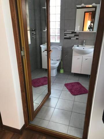 Фото номера Трехместный номер с собственной ванной комнатой Гостевой дом Casa Florenta г. Венус 7