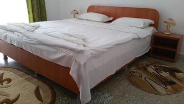 Фото номера Улучшенный двухместный номер с 1 кроватью Отель Hotel Sanda г. Венус 6