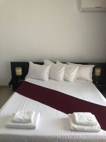 Фото номера Двухместный номер с 1 кроватью Отель Academy Hotel г. Венус 7