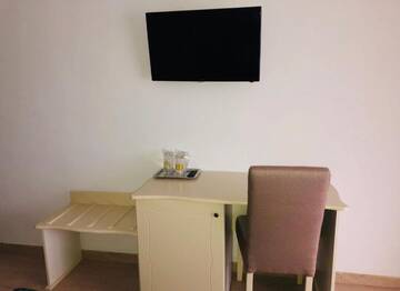Фото номера Двухместный номер с 1 кроватью Отель Academy Hotel г. Венус 11