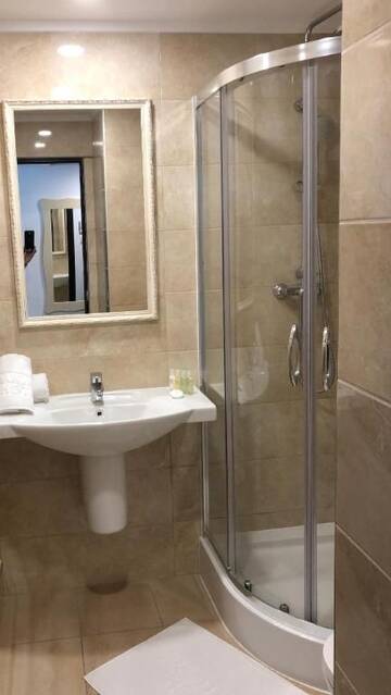 Фото номера Двухместный номер с 1 кроватью Отель Academy Hotel г. Венус 19