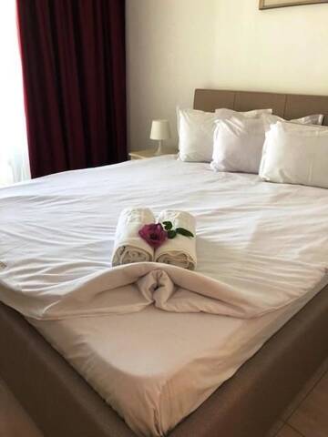 Фото номера Двухместный номер с 1 кроватью Отель Academy Hotel г. Венус 5