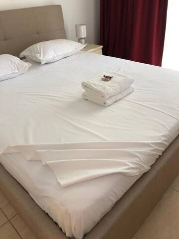 Фото номера Двухместный номер с 1 кроватью Отель Academy Hotel г. Венус 6